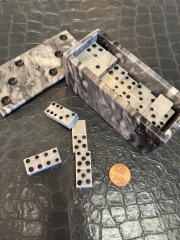 Mini domino set