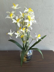 Faux Flower vase w resin details