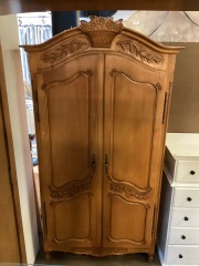 Hutch\/ Armoire