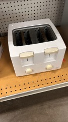 Black and Decker VersaToast 4 Slot Toaster