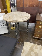 Rustic Spinelle Side Table