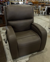 Woodley's ULTRA lift recliner