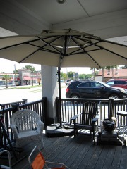 10' Free Standing Umbrella.