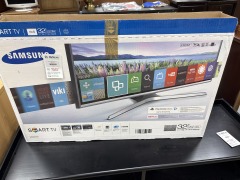 Samsung 32in Smart TV