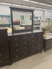 8 Drw Dresser w\/ Mirror