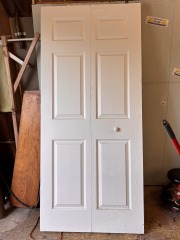 White Bifold Door 35 5\/8\