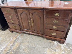 Pennsylvania House Dresser w\/mirror