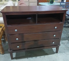 Small dresser 3216