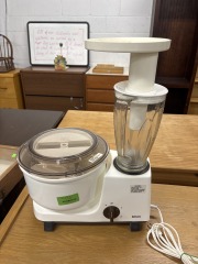 Bosch Blender & Processor w\/ extras