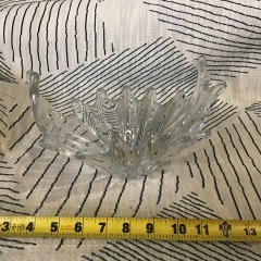 crystal bowl resembles a vintage Cofrac art glass \