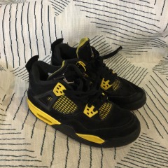 Jordan 4 Retro Thunder yellow Sz. 4.5Y