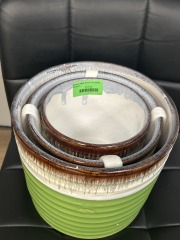 Robert Allen Set of 3 Ceramic Planters.