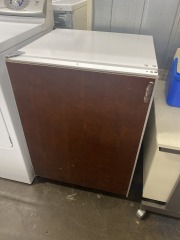 Ice Box Vintage Mini Fridge\/Freezer