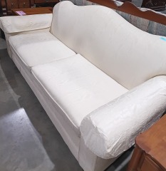 white couch 3224