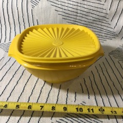 Vintage Tupperware Servalier Square Bowl 836-15 Yellow Gold w\/ lid