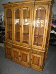 'Metropolitan' China Cabinet