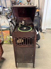 ANTIQUE LORD AND CO RECORD PLAYER