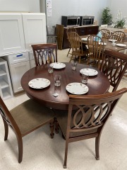 Round Table 4 Chairs