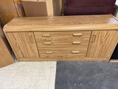 DRESSER