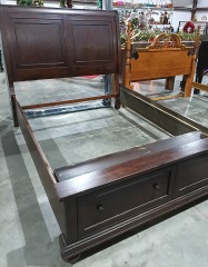 Queen bed w\/night stand 3300
