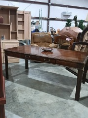 Dining table 3299