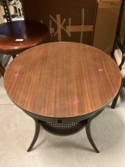 Round Table