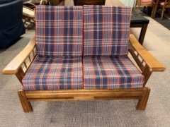 Online: D-Wooden Bench w\/ cushions