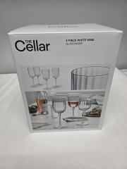 White Wein glasses