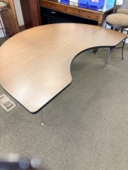 Online: D-Horseshoe Table Adjustable