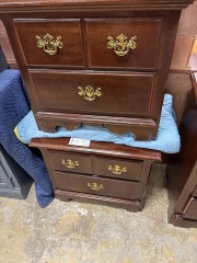 Traditional 2 Drawer End Table