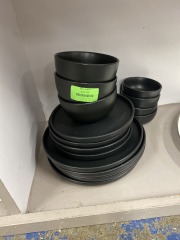 Black Dish Set