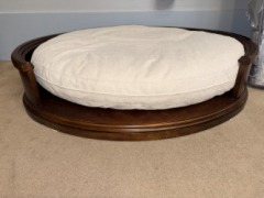 Online: D-Fancy Dog Bed