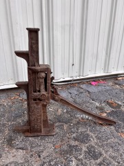 Antique Cast Iron New Samson Oliver Mfg. Jack