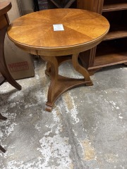 Ethan Allen Venner Top\/Tripod Legs Side Table