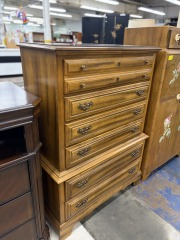 Vintage Colonial American Drew 6 Drawer Dresser