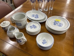 Pfaltzgraff Yorktowne Stoneware (Set of 25)