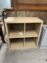 Light Wood Look Cube Shelf
