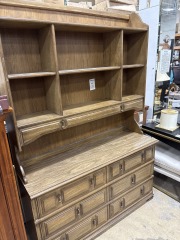 Hutch WOOD SHLEVES GREENISH