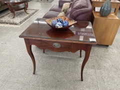 Cherry End Table w\/ drawer