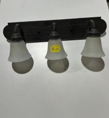 Triple Sconce\/Iron