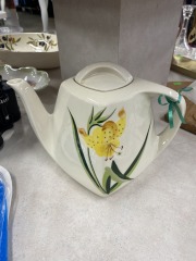 Vintage Winfield China Tiger Lilly Tea Pot