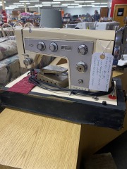 1964 Sears Kenmore 158.904 Sewing Machine