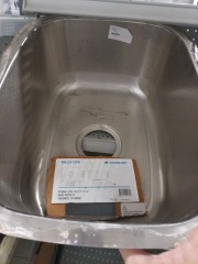 18 1\/2x16x8 Bar sink 3429