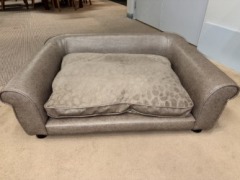 Online: Fancy Dog Bed