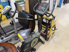GOLD'S GYM EXERCISE BIKE