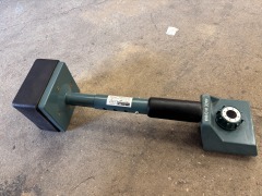 Adjustable Carpet Installer Knee Kicker