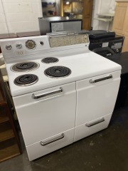 Hot Point Vintage White Oven (AS IS: Outlets, Clock, & Light Need Repair)