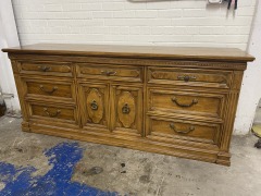Longboy Thomasville 9 Drawer Dresser with 2 Mirrors