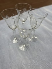 Vintage Elegance: Set of 4 Etched Floral Wine Glasses