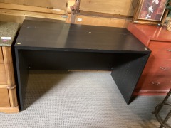 Black Desk
